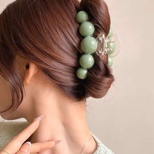 Kira Pearl Hair Claw